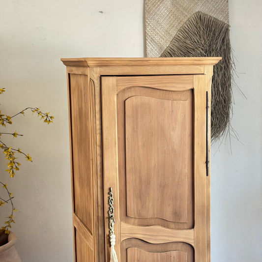 Ropero alacena provenzal