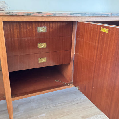Aparador estilo Mid Century