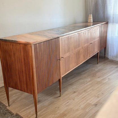 Aparador estilo Mid Century
