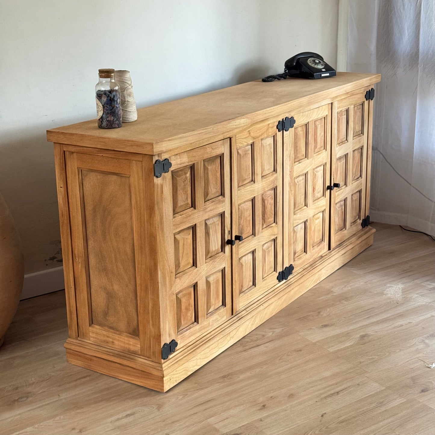 Rack/aparador en madera natural