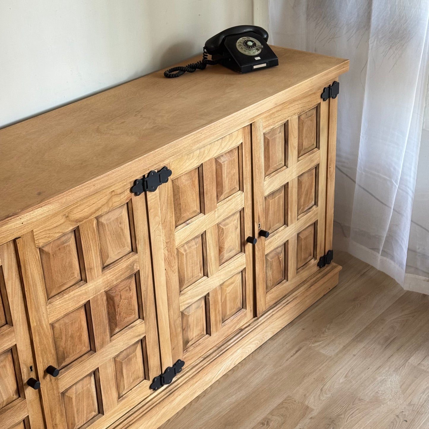 Rack/aparador en madera natural