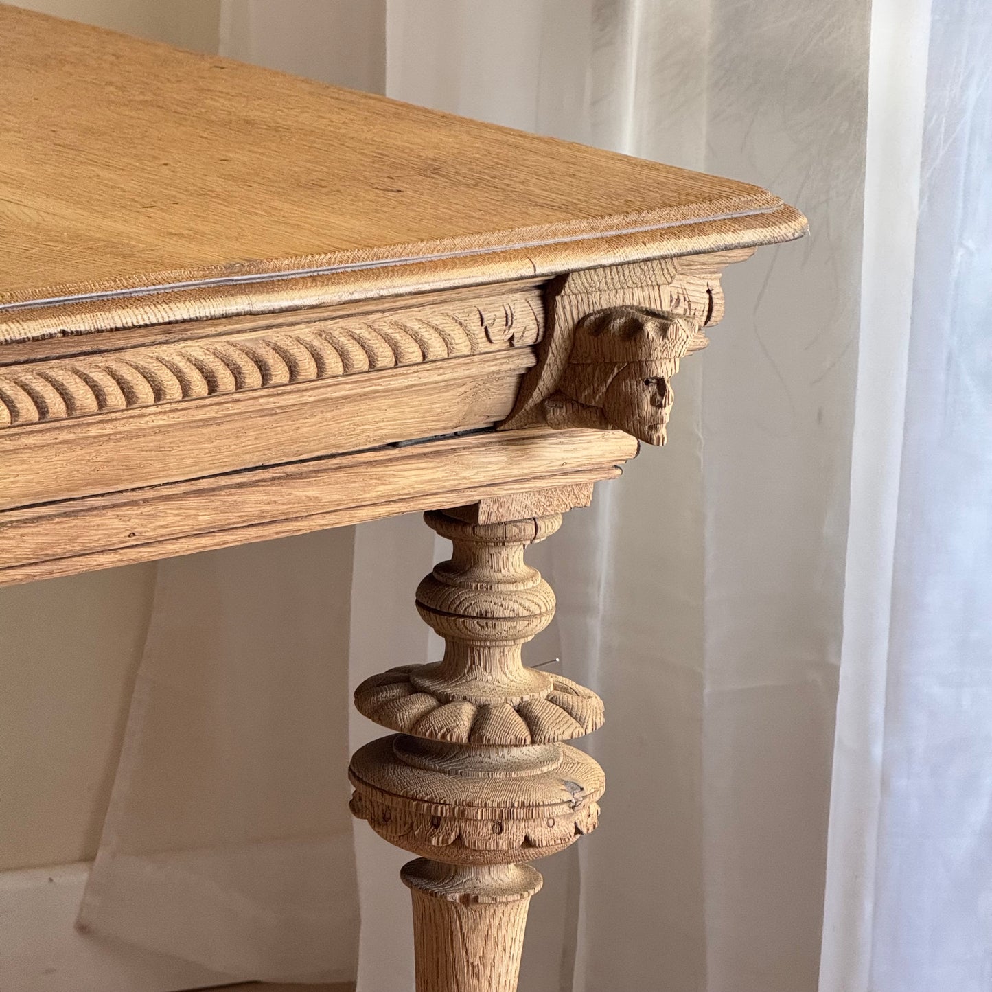 Mesa en roble macizo