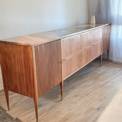 Aparador estilo Mid Century