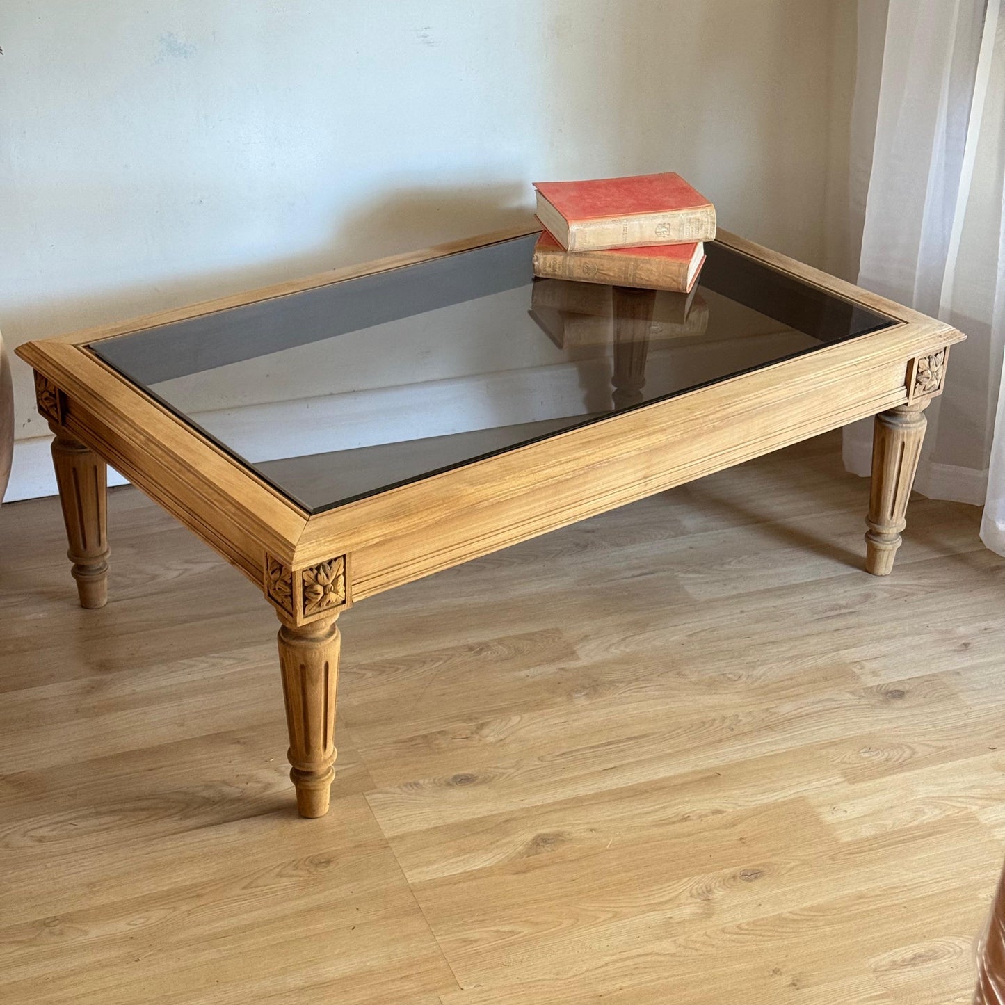 Mesa de living Luis XVI