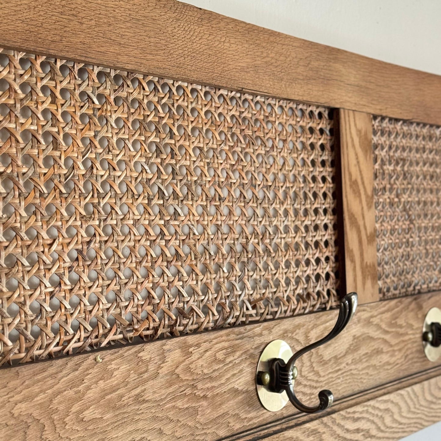 Perchero en Roble-Esterilla