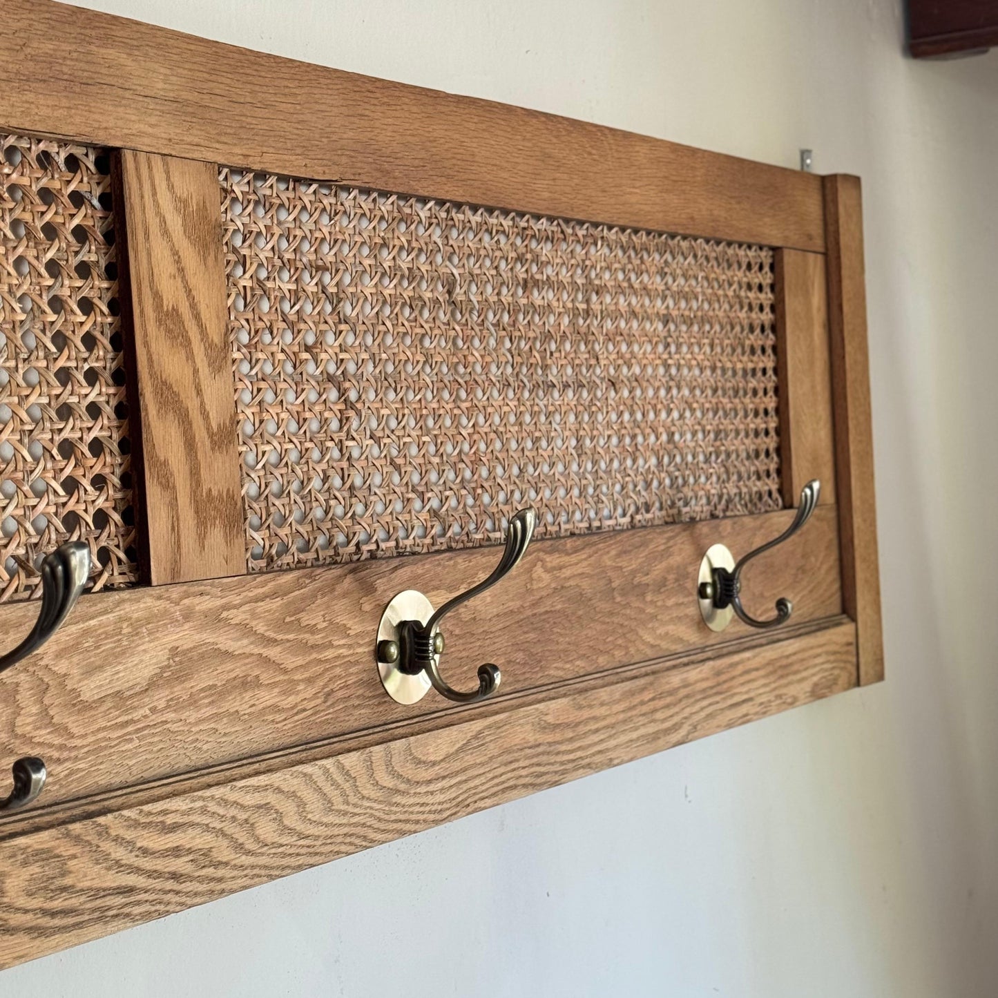 Perchero en Roble-Esterilla