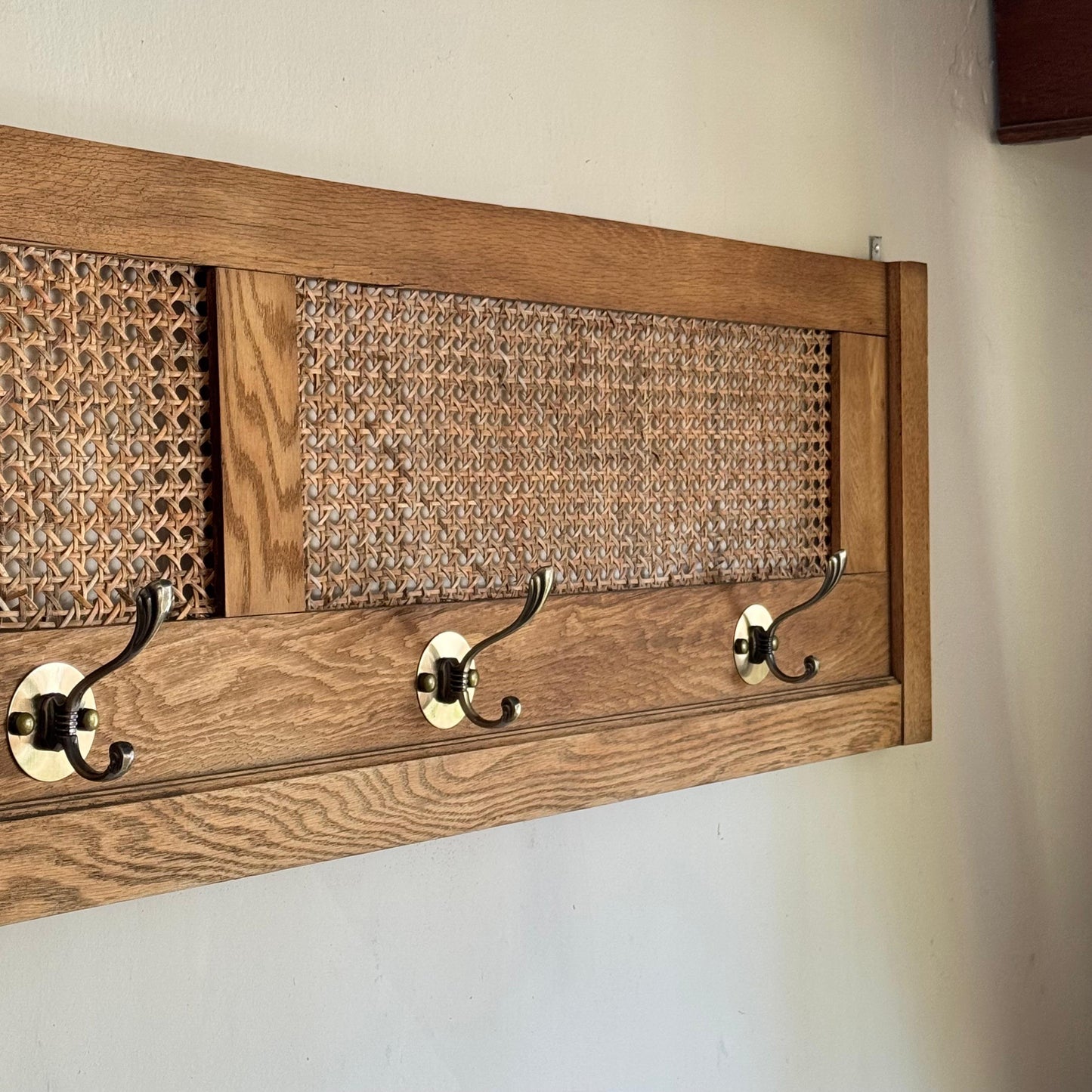 Perchero en Roble-Esterilla