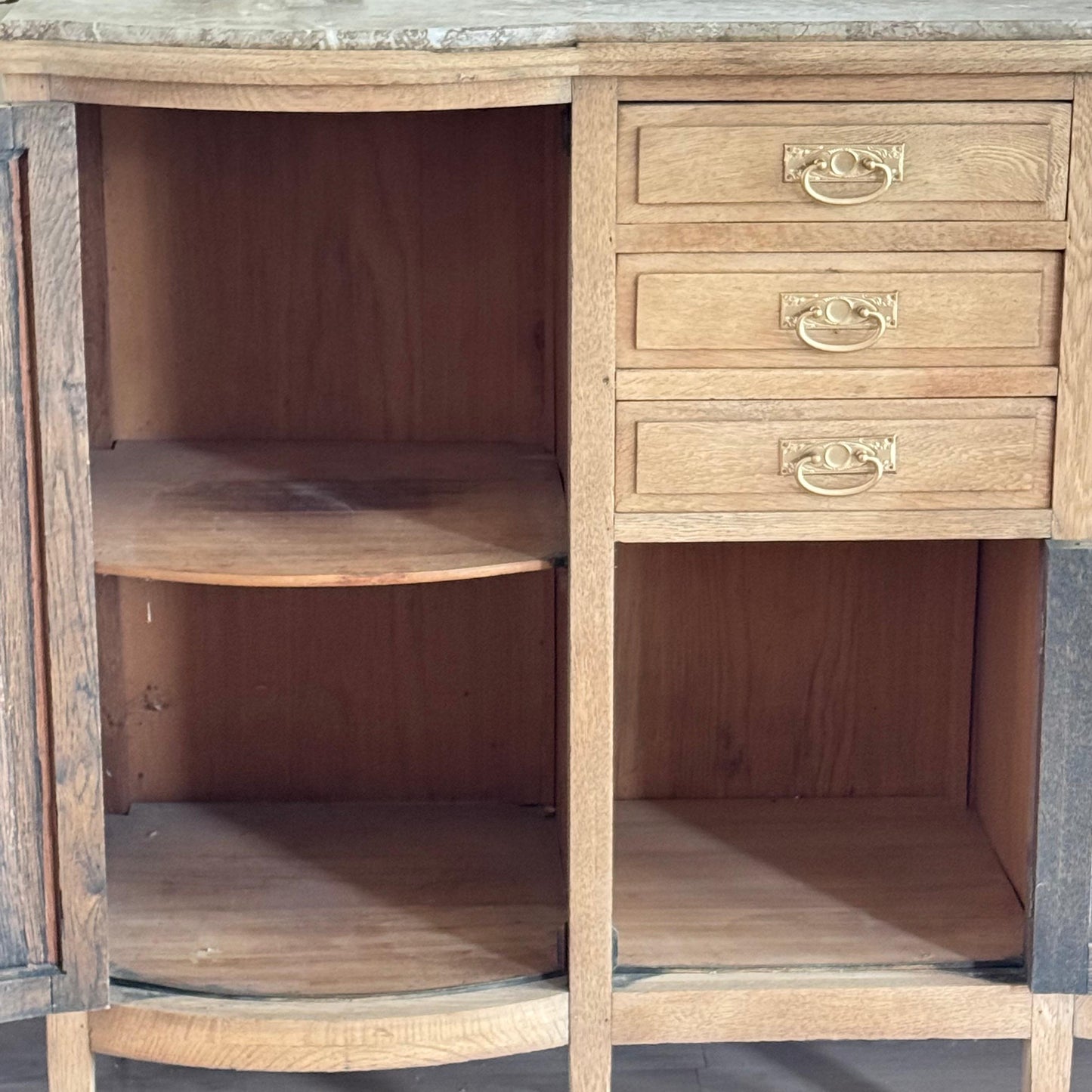 Aparador bombé -roble