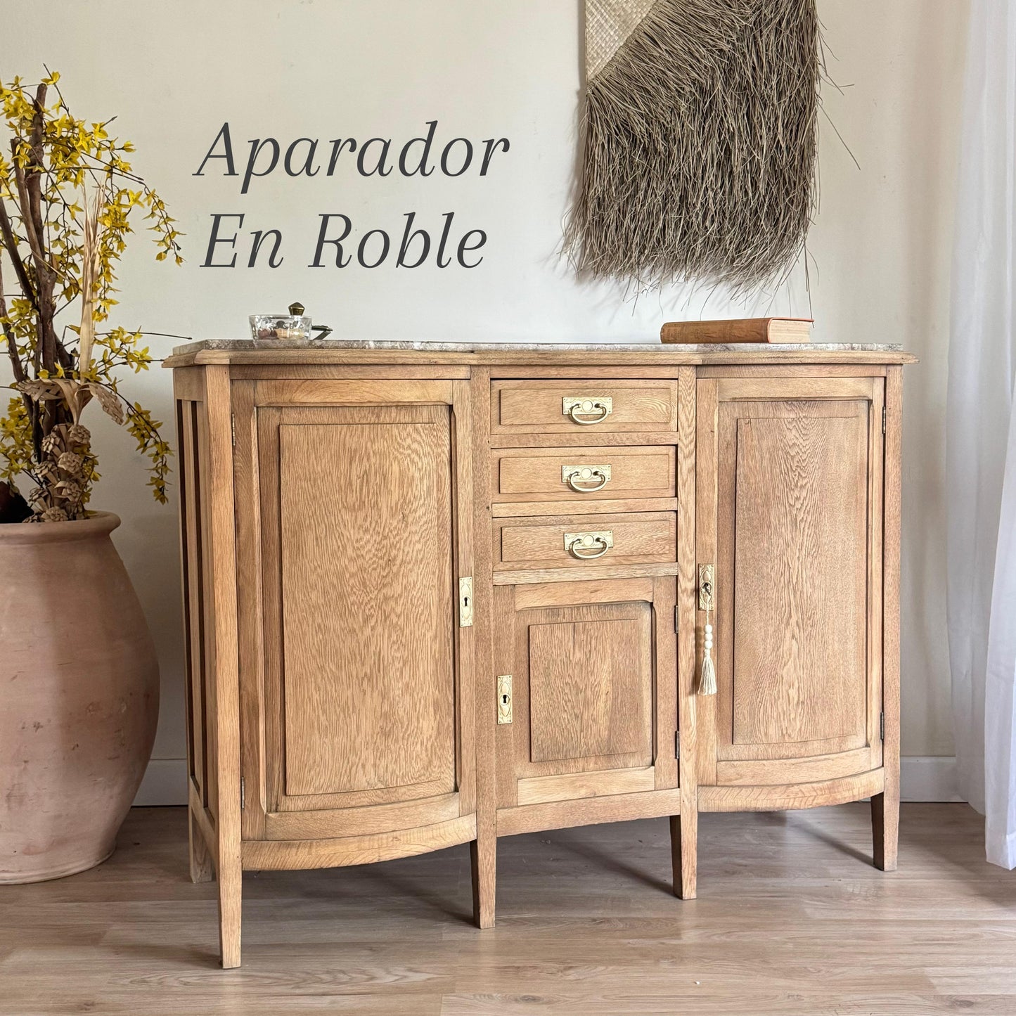 Aparador bombé -roble